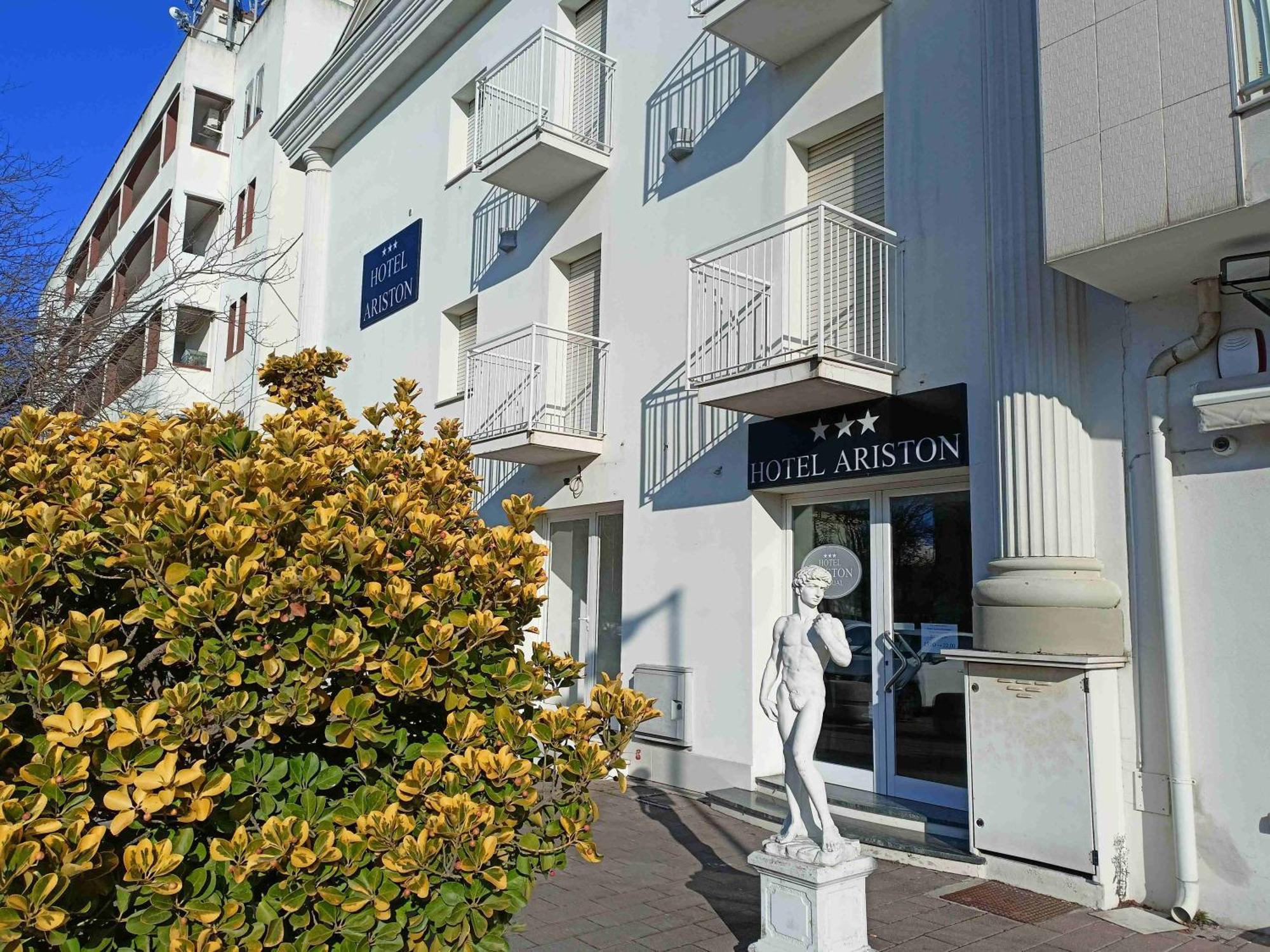 Hotel Ariston Imperial Porto Garibaldi Exterior photo